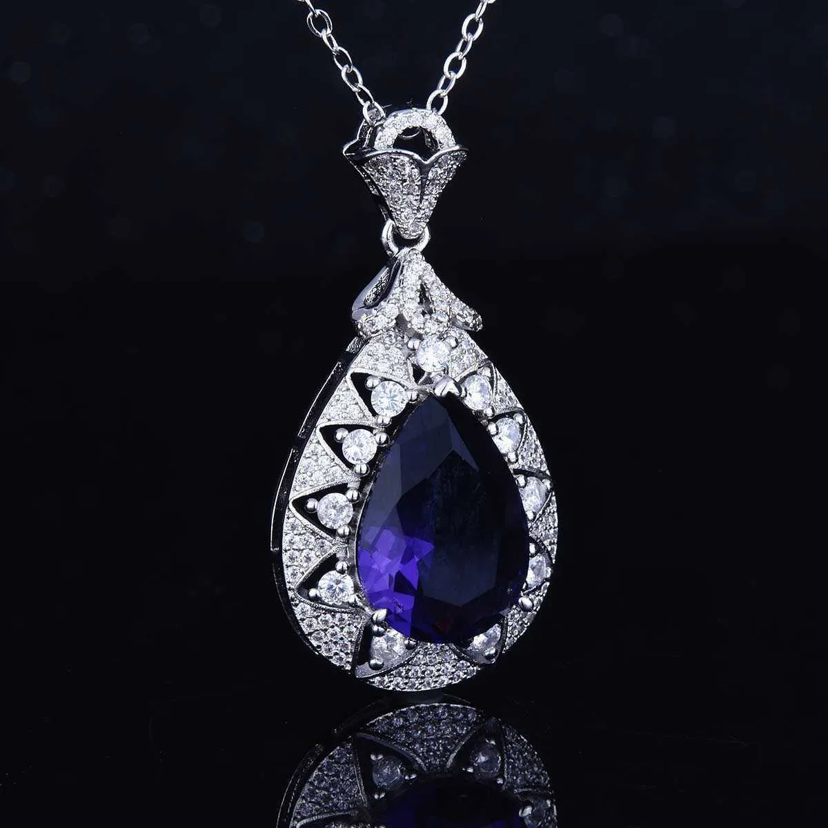 Nuovo argento 925 goccia collana a forma di pera gruppo intarsiato diamanti pieni di lusso ciondolo viola le donne gioielli squisiti intero7766458