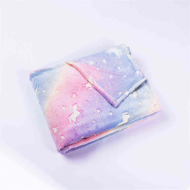 Design Luminous Blanket Cartoon Design Glow in The Dark Flannel Blanket for Sofa Bed Christmas Gifts for Kids 211126