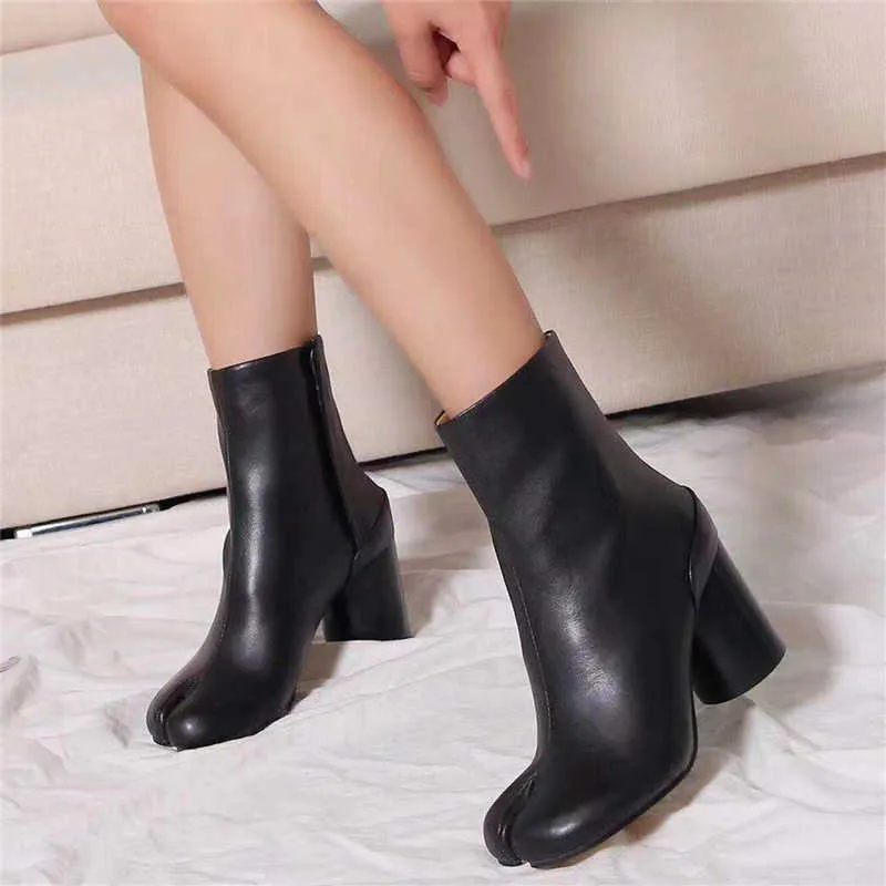 Split Toe Boots Women Real Leather Ninja Tabi Boots Genuine Leather Chunky Heel Ankle Boot Cow Leather Woman High Heels Shoes 211021