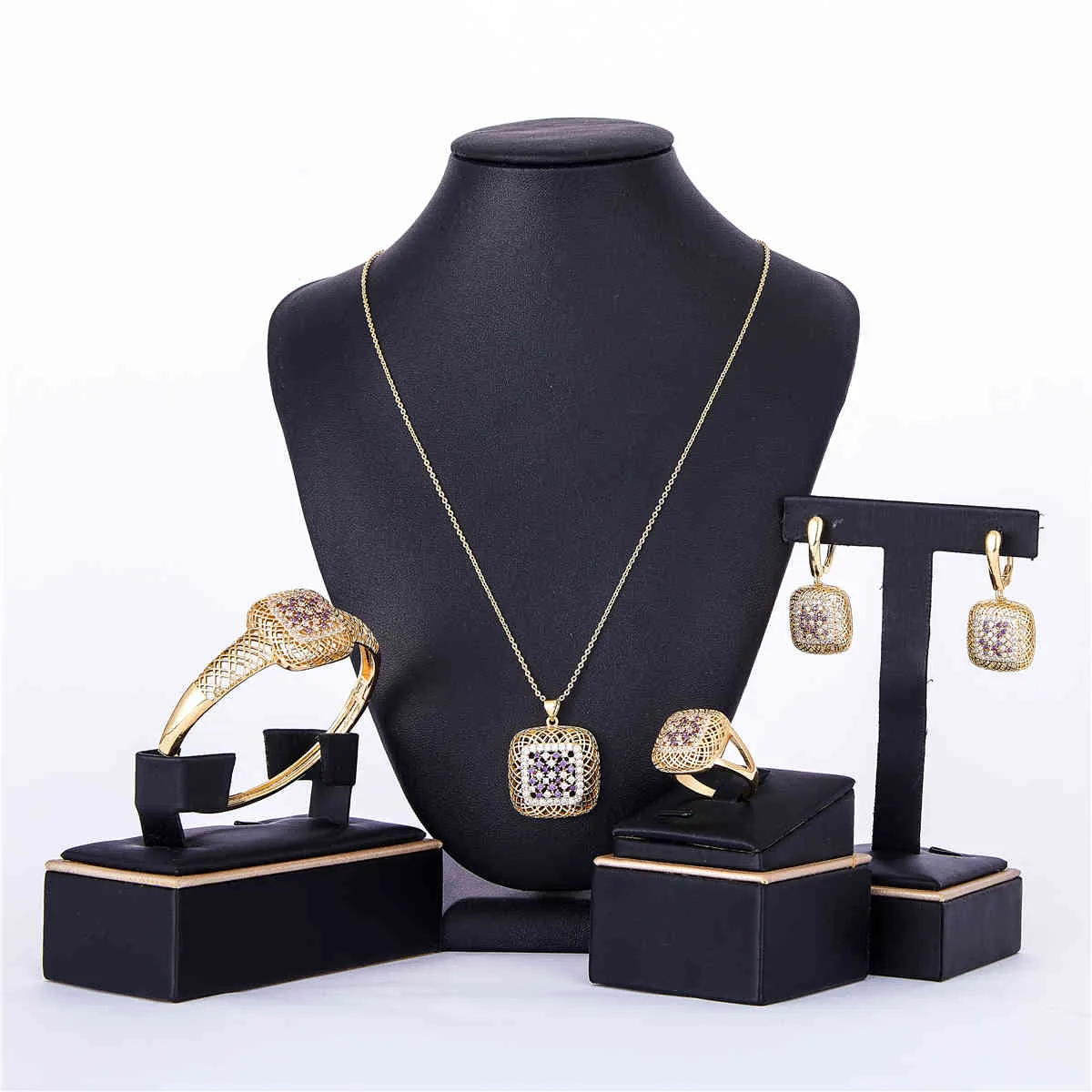 2021 July Trend Set di gioielli in oro 18 carati Un set di accessori da donna Collana Orecchini Anello Braccialetto a portata di mano