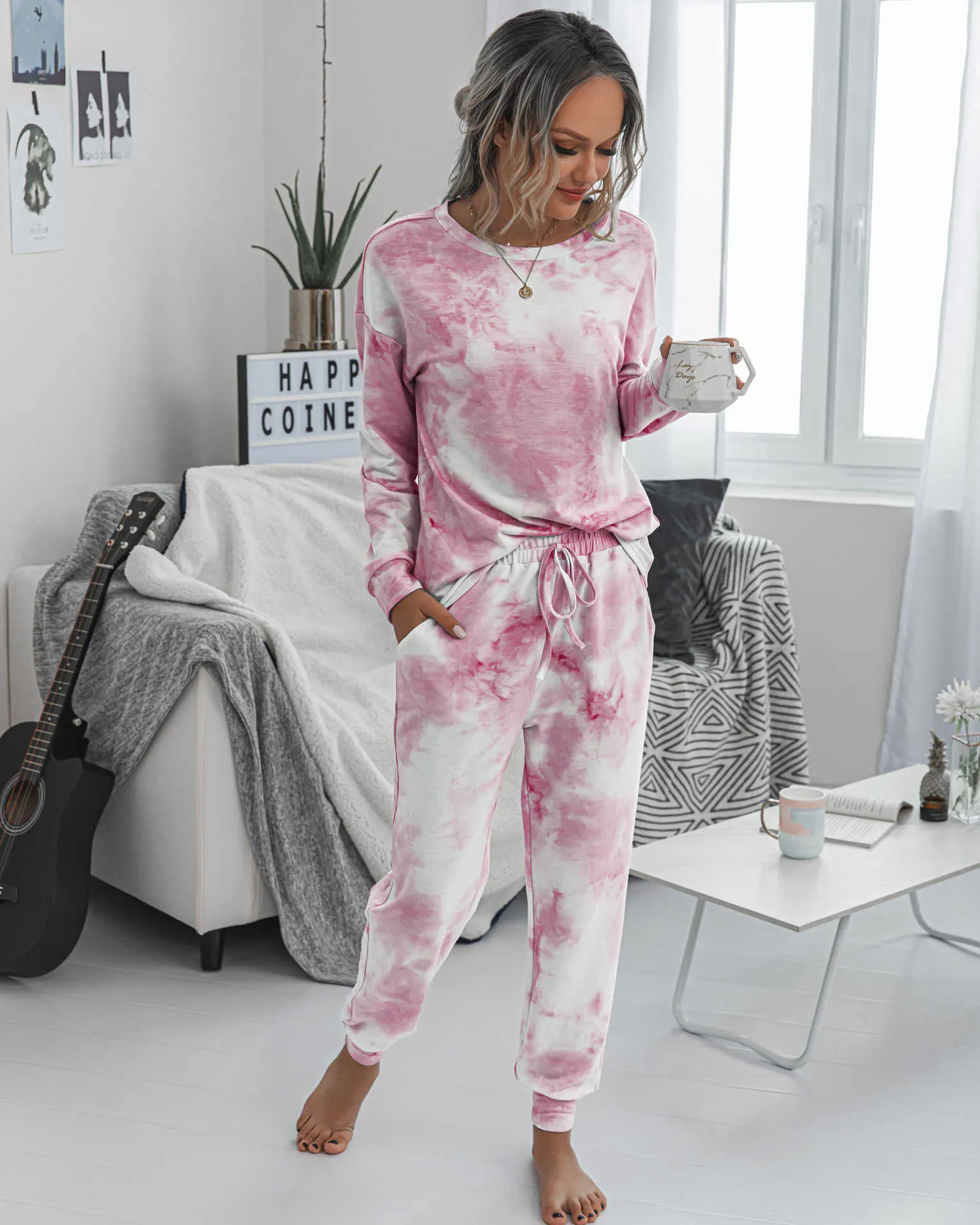 Tie Dye Tryckt Kvinnor Pyjamas Långärmad Toppar och byxor Hooded Pijamas Feminino Set Nightwear Casual Sleepwear 210809