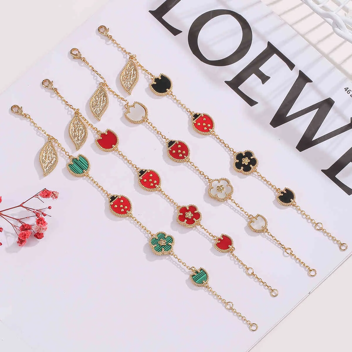 2021 Romatic Women Fashion Shell Lucky Spring Flower Ladybug Fauna Design Luxury Smart Bracelet Wedding Jewelry270Q