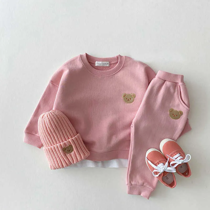 Mody niemowlęta maluch maluch dla dziewczynek dla dziewczyn zestaw 2023 Niedźwiedź Top Sweter Spodnie Dzieci sport