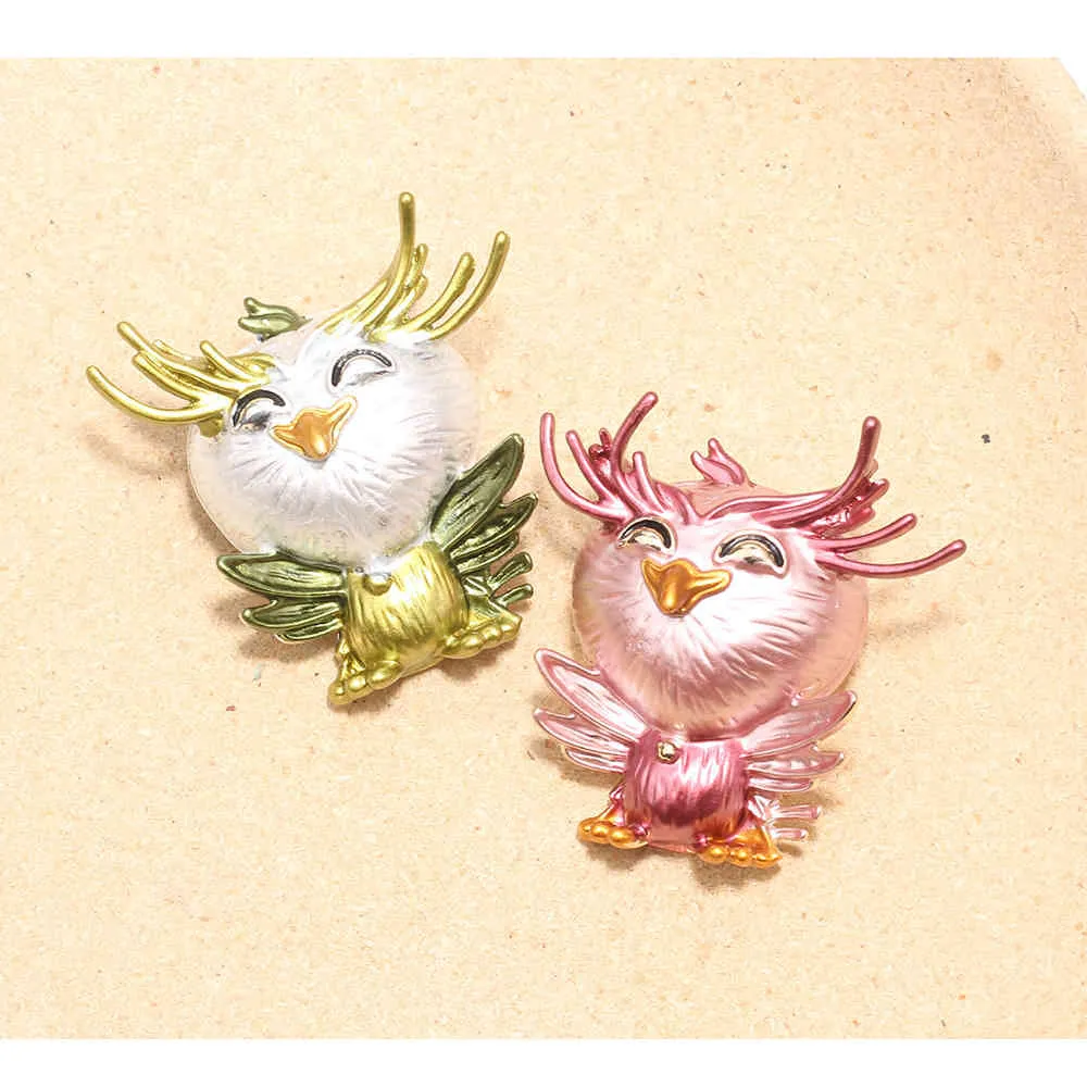 Uggla 2-färg emalj broscher kvinnor legering brun grå rosa fågel djur parti casual brosch pins gåvor