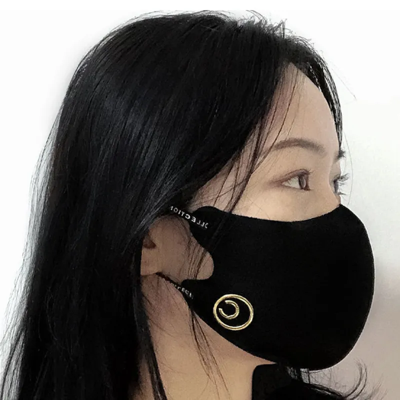 2021 Designer Masker Voor Mannen Vrouwen Mode Masker Heren Luxe C Gezichtsmaskers L Letter Ontwerpers Dames Winddicht Stofdicht Herbruikbaar D21218L