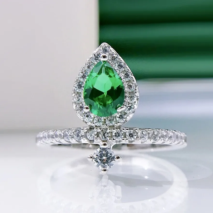 2021 1 Creato Moissanite Emerald Proposta Anello con goccia d'acqua Ladies Simple Temperament Anniversary Jewelry Gift