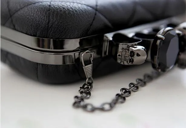 Whole- new vintage Skull purse Black Skull Knuckle Rings Handbag Clutch Evening Bag The chain inclined shoulder bag219O