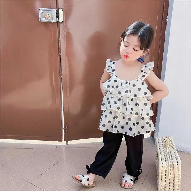 Koreański styl letni dzieci dziewczynka 2-szt. Zestawy polka dot Sling shirty + czarny anty moskitier spodnie dzieci ubrania E3035 210610
