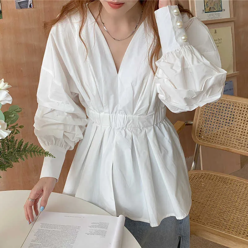 Korejpaa femmes chemise été coréen ChicGirls doux lait doux col en v froissé perle bouton embelli manches bouffantes Blouses 210526