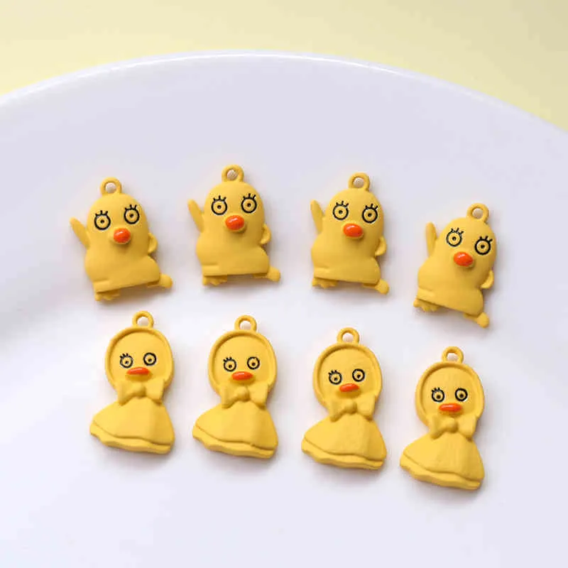 Mignon petit canard jaune forme alliage peinture en aérosol charmes faits à la main bijoux à bricoler soi-même boucle d'oreille/accessoire de vêtement