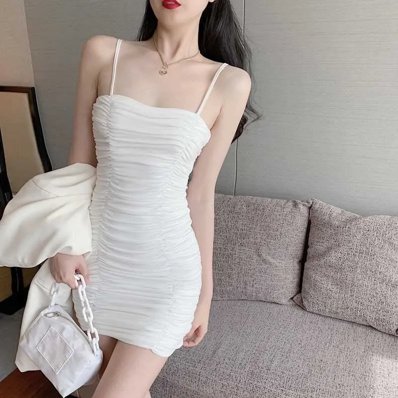 Sommar sling ärmlös klänning Koreansk version av elastisk tight-passande höft sexig slank miniklubb 210604