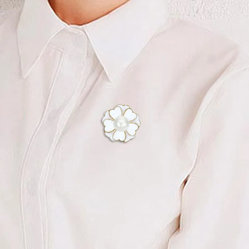 Perle Blume Brosche Pins Schwarz Weiß Emaille Broschen Business Anzug Tops Abzeichen für Frauen Männer Mode Schmuck