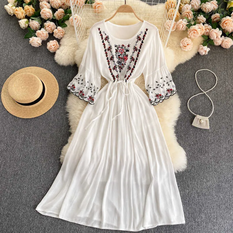 Indie Folk Women White/Blue/Yellow/Red Embroidered Midi Dress Spring Autumn Flare Sleeve O-Neck High Waist Vestidos 2021 New Y0603