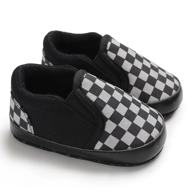 Nouveau-né garçons filles premiers marcheurs bébé chaussures à carreaux infantile classique chaussures décontractées sans lacet PreWalker formateurs 0-18M