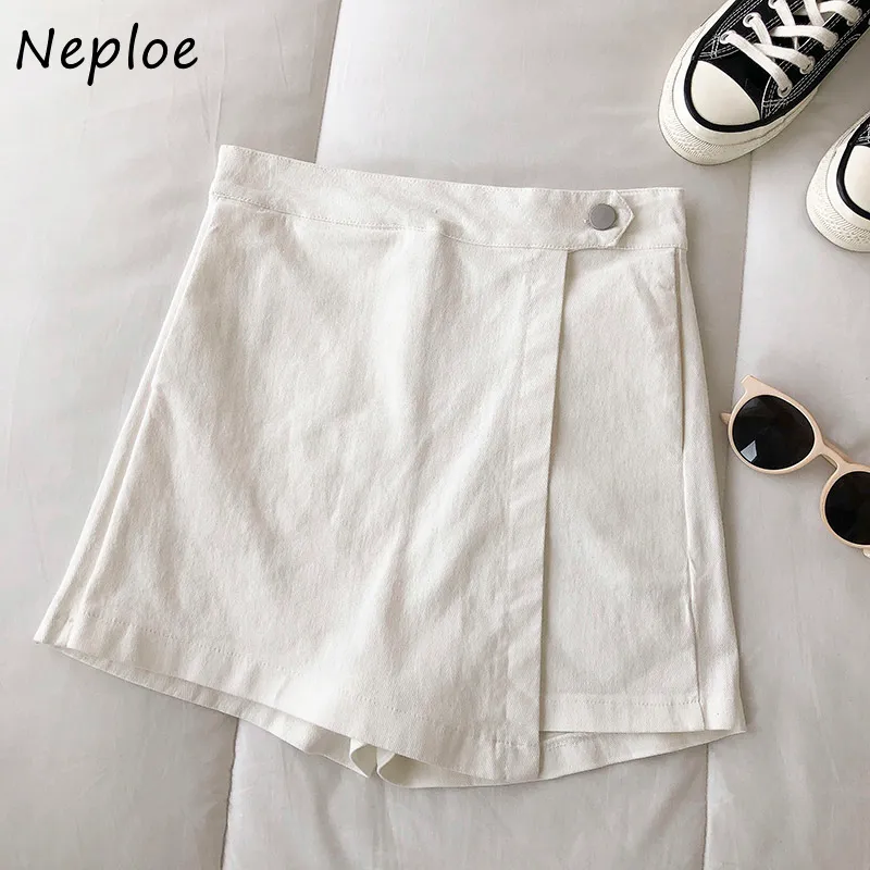 Neploe High Waist Hip A Line Shorts Women Button Design Solid Shorts Feminino Summer New Outwear Slim 210423