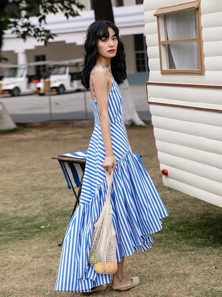 Diseñador elegante azul rayado correa de espagueti verano asimétrico maxi vestido volantes vacaciones fiesta playa bata mujer 210421