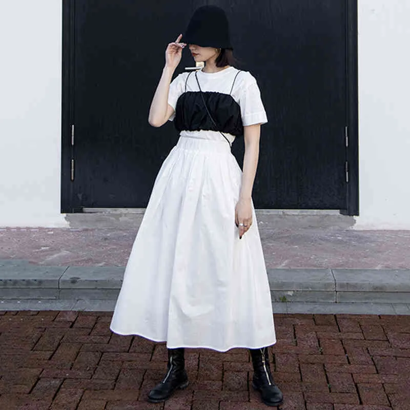 [EAM] femmes contraste couleur noir blanc ruché T-shirt col rond manches courtes mode printemps été 1DD8474 21512