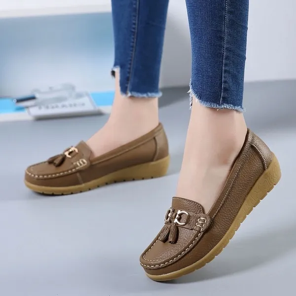 New Fashion Women Leather Luxury designer Casual Shoes Plus Size Comfortable Wild Top Quality Flats Shoes Ladies Non Slip Single Shoe Soft Loafers