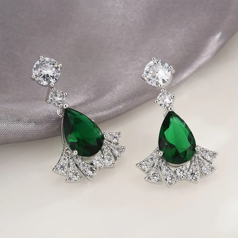 Micro Pave CZ voor Vrouwen 2021 Trendy Sieraden Bruiloft Luxe Dangle Merk Sieraden Groene Crystal Oorbellen