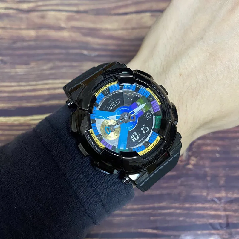 Modeklocka Luxury Designer Men's Outdoor Sports Light Absorption Led Digital Quartz Wristwatches Boys Gift 110 Series2307