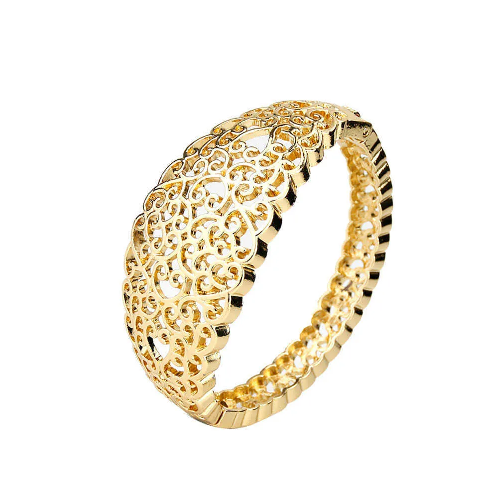 Sunspicenss 2020 Chic Gold Color Bangle dla Kobiet Metal Hollow Arabesque Mankiet Bransoletka Algierska Biżuteria Ślubna Arabski Bridal Prezent Q0719