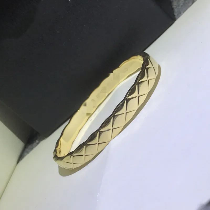 C Padrão de abacaxi de diamante C Ring de pulseira lisa Lattice Rose Gold Gold Eletroplating Jóias sem Box6398473 ORIGINAL