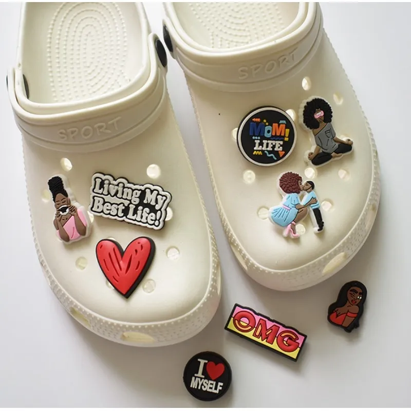 100 pçslote encantos de pvc de desenho animado acessórios diy decoração de sapatos para jibz crianças favor kawaii lindo presente de natal u4801636