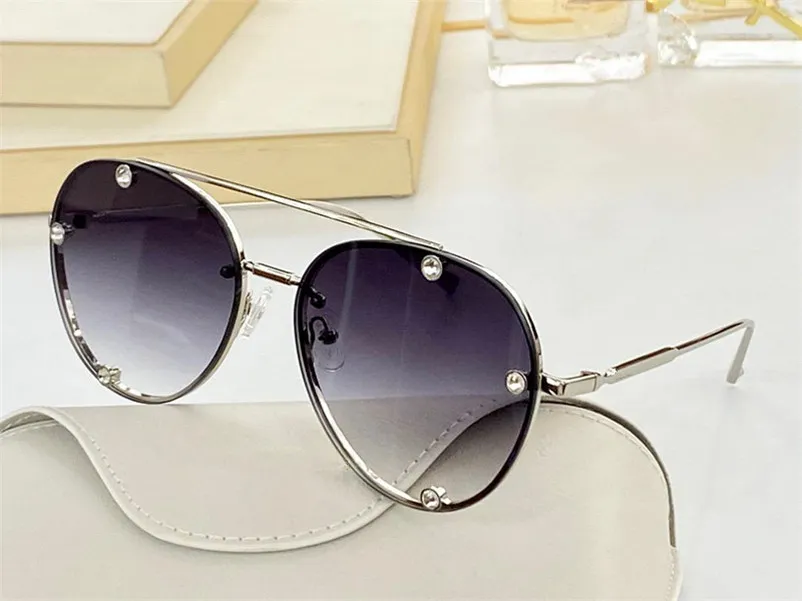 2045 Fashion Summer Style Gradient Lens Sunglasses UV 400 Protection for Women Vintage Metal Round Crame Round Top Qualité