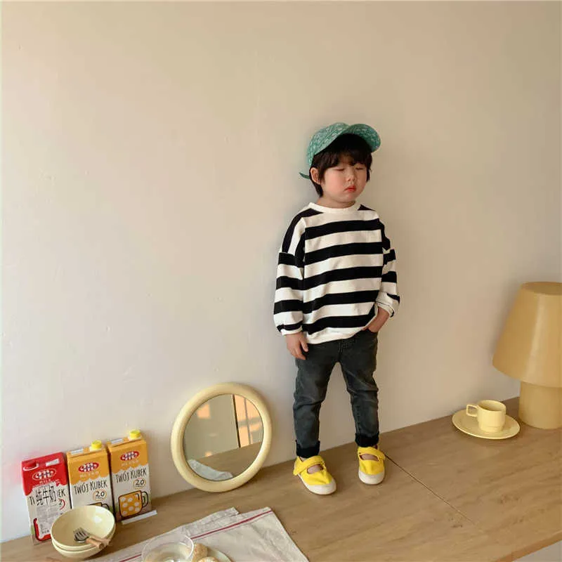 Spring Fashion Unsiex cotton striped o-neck sweatshirts boys and girls Korean style loose pullover Tops 210615