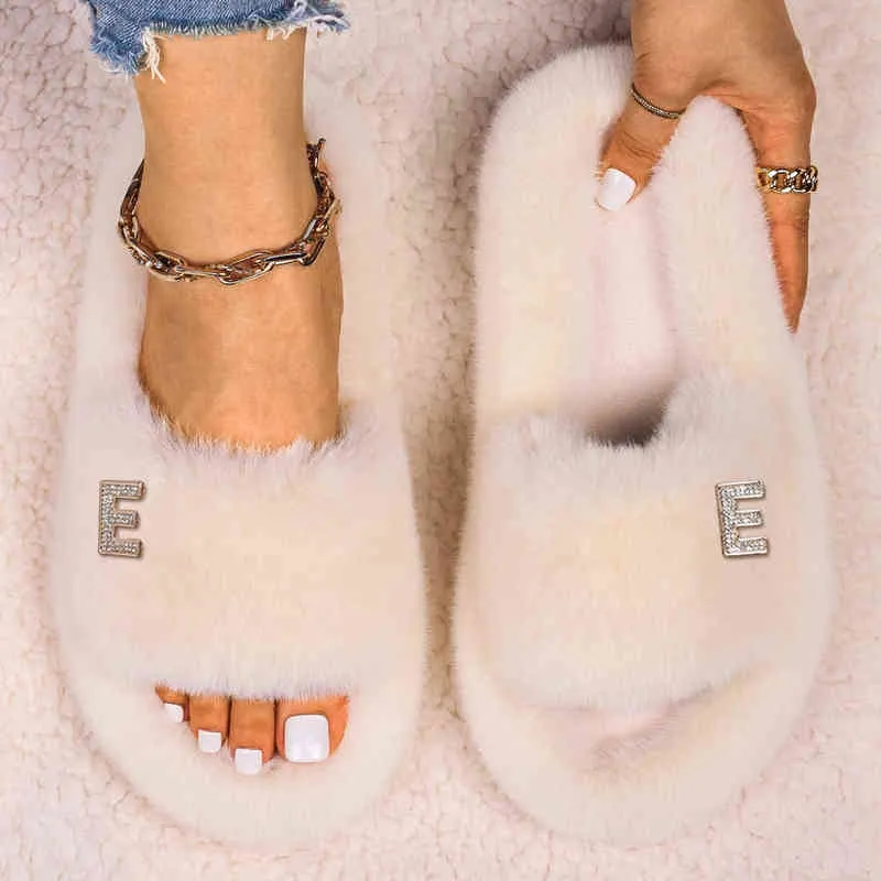 Dames Faux Bont Dia's Slippers Winter Luxe Rhinestone Letter E Designer Crystal Bont Sandalen Slip Flops Flats Snakers Schoenen Y1120
