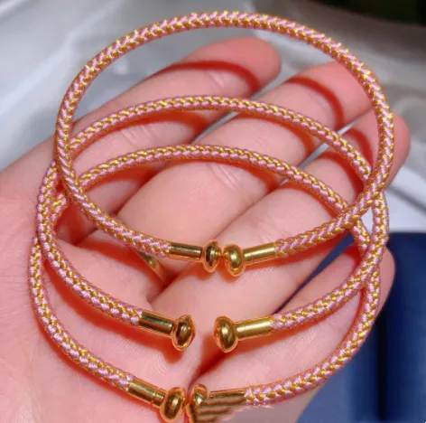 Nytt öppet armband Justerbart elastiskt Färgrikt Rött Rope Armband C-Typ Öppningsarmband Slitage 3D Hård Ren Gold Beaded