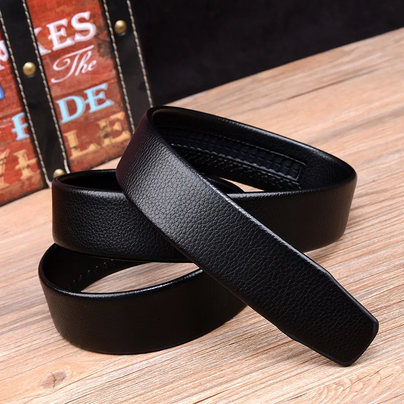 54 Luxury Men Cinturas de diseñador de letras Aleación Hebilla Mujeres Cinturón de moda Folleto de cuero de alta calidad Caja 42250c