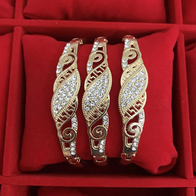 3 datorer Guldfärg Full Rhinestone Cuff Armband Bangle For Women Arabic Ethnic Wedding Party Jewelry Marocko Bridal Gift Q07199696333