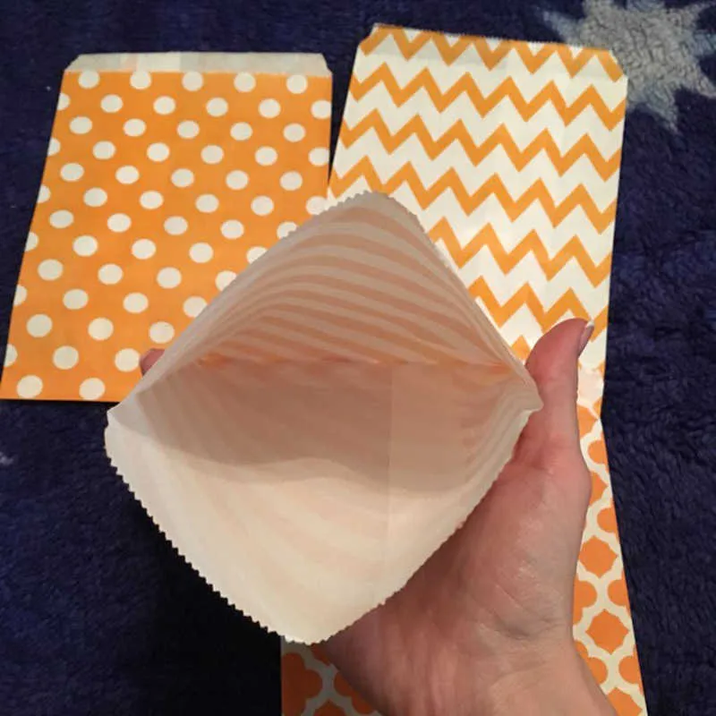 100st Greaseproof Paper Food Candy Väskor Stripes Förpackning Behandla Barn Födelsedagsfest Bröllopsdekoration Baby Shower Supplies Y0730