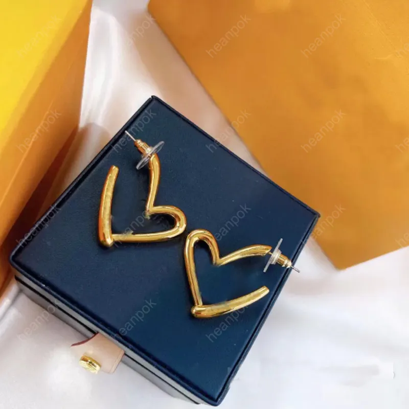Luxe ketting Ontwerper oorbellen Sieraden Gouden armband Hartvormige oorbel voor dames Modemerken Love Bracelets Hoops Nieuw 22030903