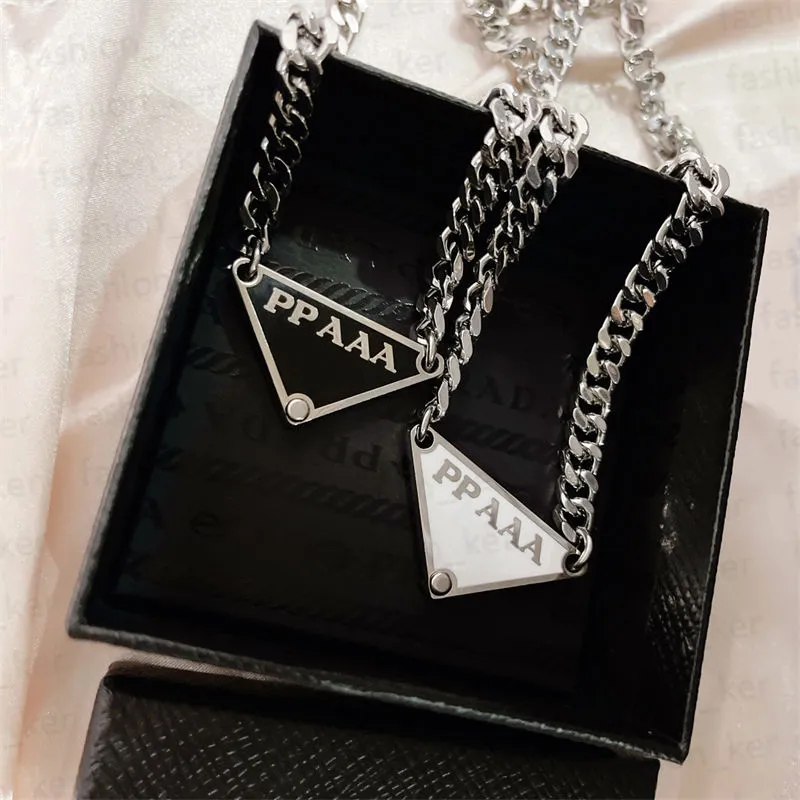 Ontwerper Geometrische ketting Fashion Pendants Driehoekvormige kettingen voor man vrouw neutrale koele stijl goede kwaliteit182i