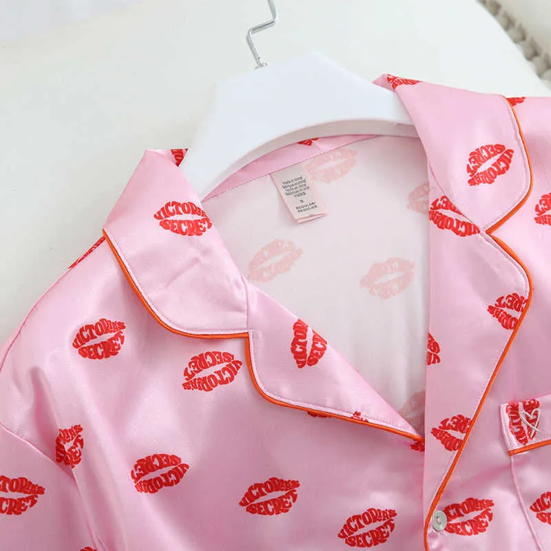 패션 여름 Pijamas 여성 세트 2 조각 짧은 잠옷 여자 핑크 입술 인쇄 잠옷 라운지 착용 새틴 실크 PJS 홈웨어 210622