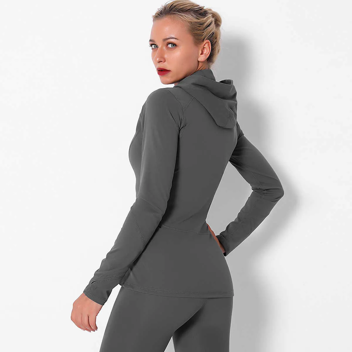 Yoga Kıyafetleri Sonbahar Kış Zipper Ceket Hızlı Yazan Yoga Giysileri Uzun Longsleeve Başparmak Hooded Eğitim Koşu Ceket Kadınlar Slim5282774