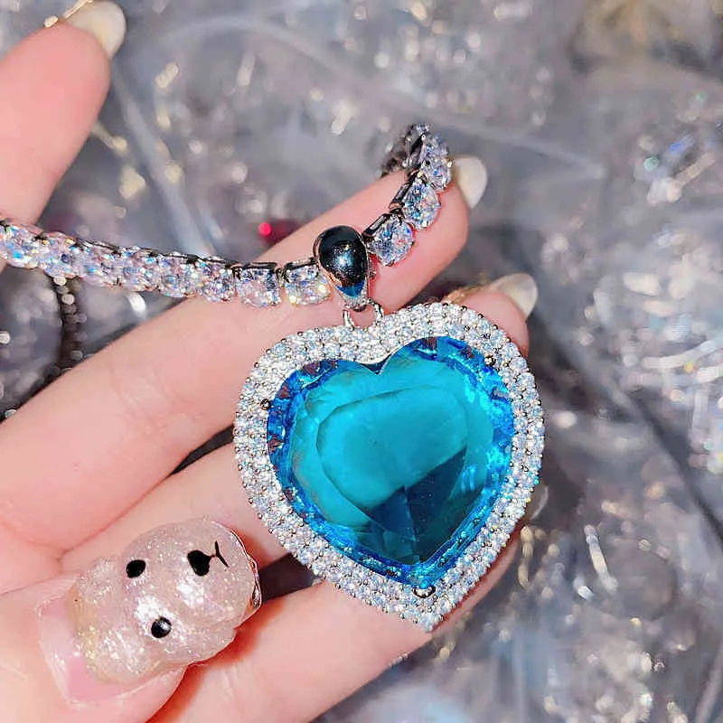 Luxo Bling Single Heart of the Sea Crystal Clean Zircon Chain Colar para mulheres 925 Prata Moda Colar Fine Jewelry