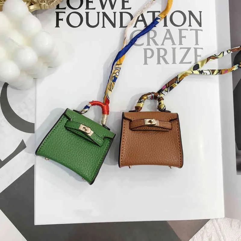 Fashion Luxury Brands Mini Bag Keychain Car Ornaments Charm Pendant Keyring Accessories Tiny Handmade Backpack Decoration Gift6613147