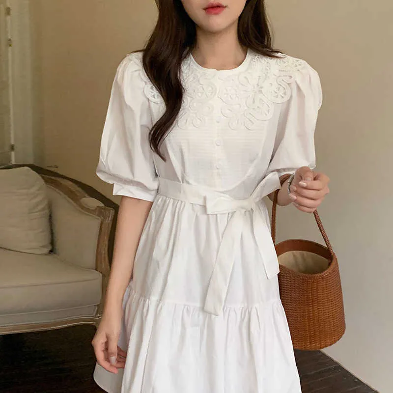 Korjpaa Kvinnor Klänning Korea Chic Sweet Elegant Docka Krage Lace Hollow Stitching Slips med midja Bubble Sleeve Vestido Kvinna 210526