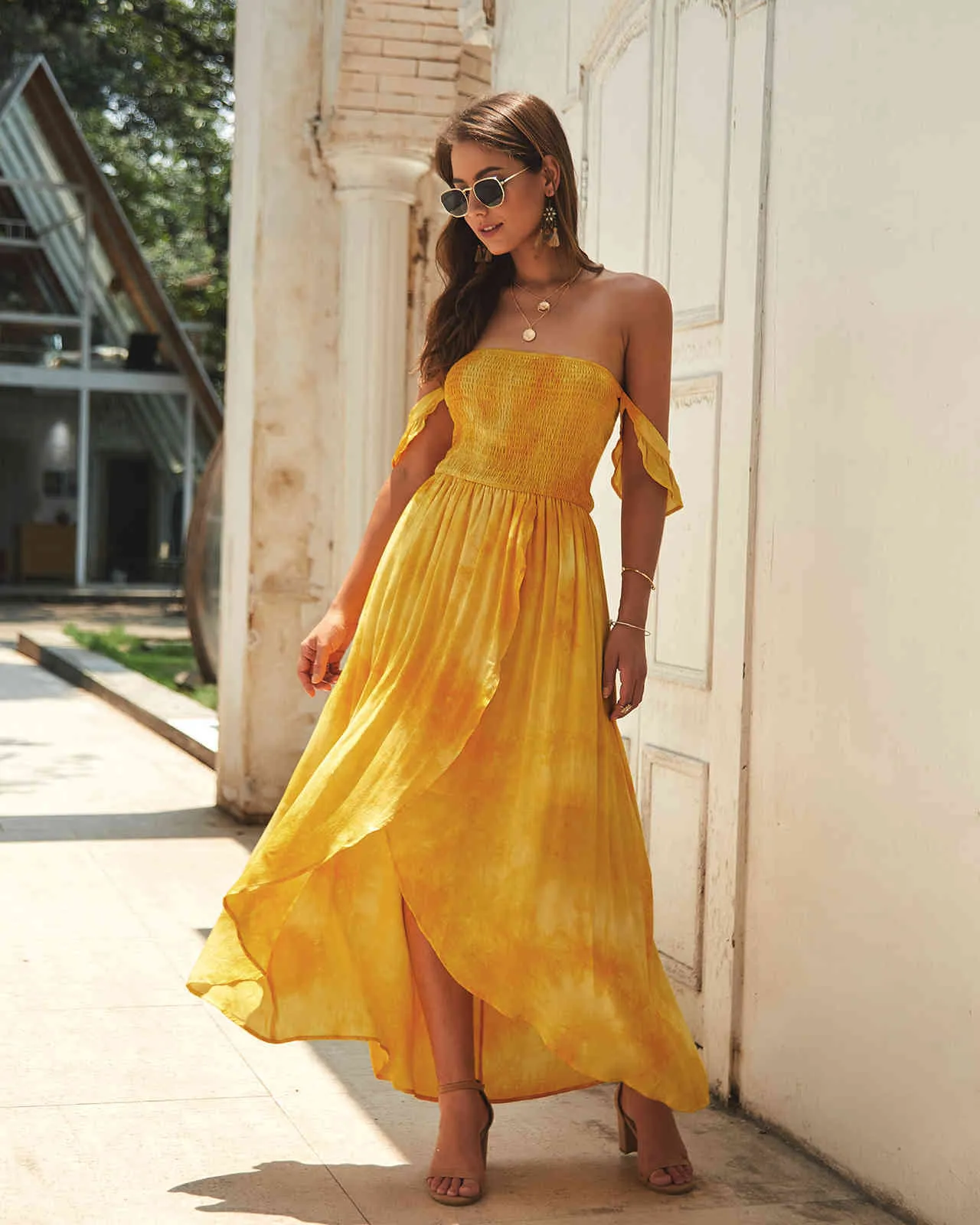 女性のドレススラッシュネックオフショルダードレスプラスサイズの黄色い赤い青セクシーなVintgae花夏服210513