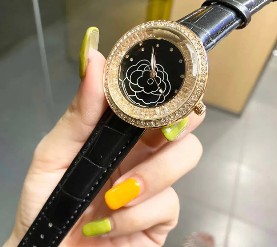 Orologi di marca Orologio da polso al quarzo con cinturino in pelle stile fiore di cristallo da donna CHA62258H