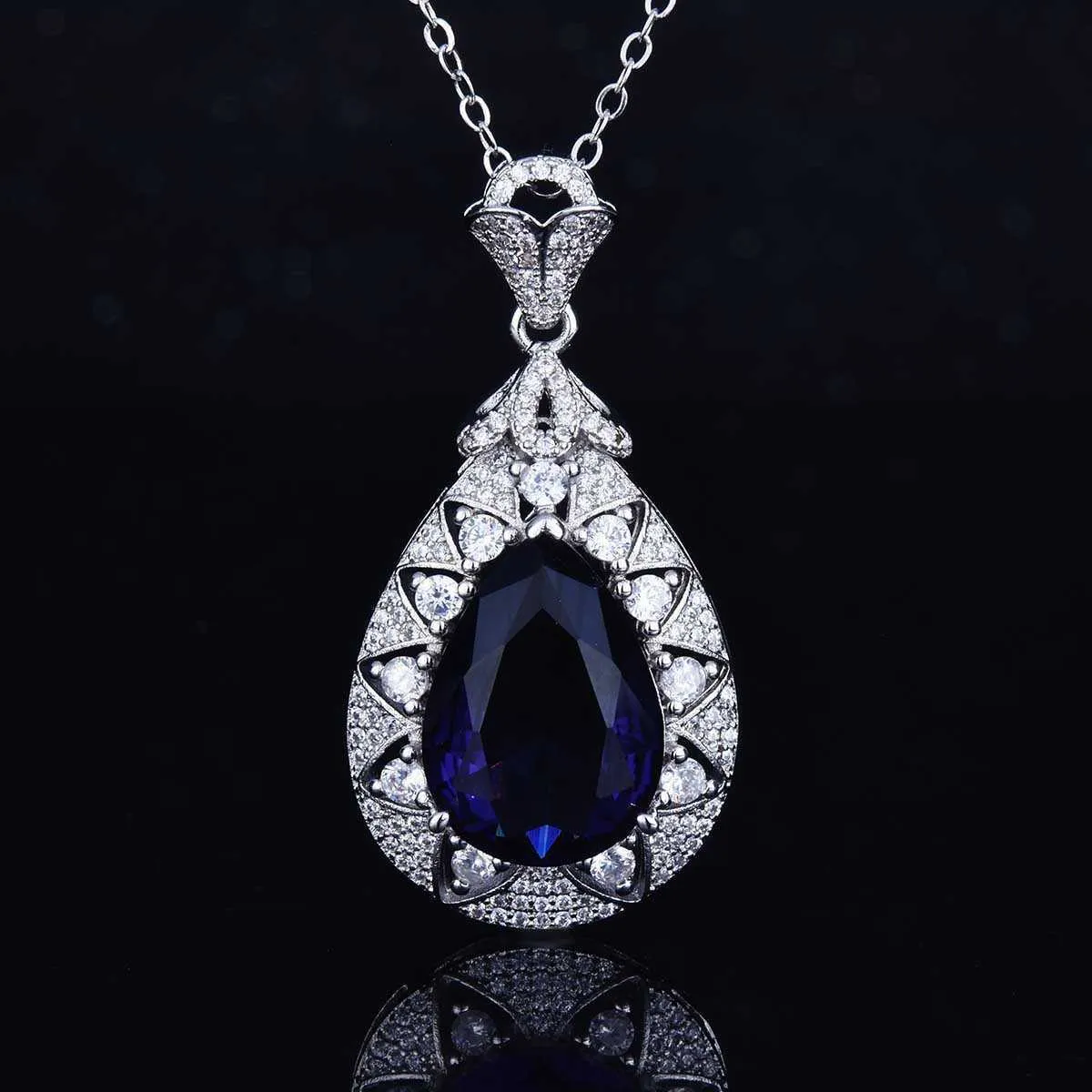 Ny 925 Silver Drop Pear Shaped Necklace Group Inlaid Full Diamonds Luxury Purple Pendant For Women Exquisite smycken hela7766458