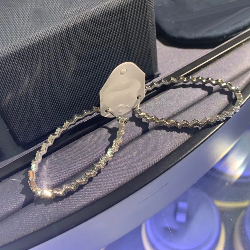 UMGODLY Luxury Brand Zigzag Wave Micro Cubic Zirconia Orecchini a cerchio color argento gioielli da donna Fashion Party