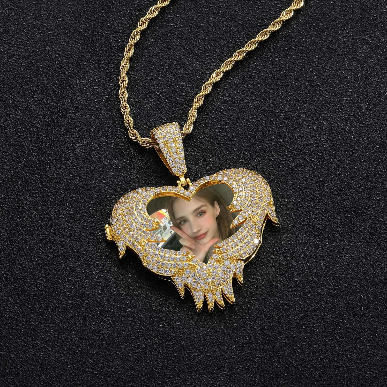 Fine Qualityl Custom Love Photo Pingente Colar Personalidade Criativa DIY Comemorativo Anjo Wing Frame NOVO COBER CUPE CUBICO CUBICO HIP HIP JOENS GEESS