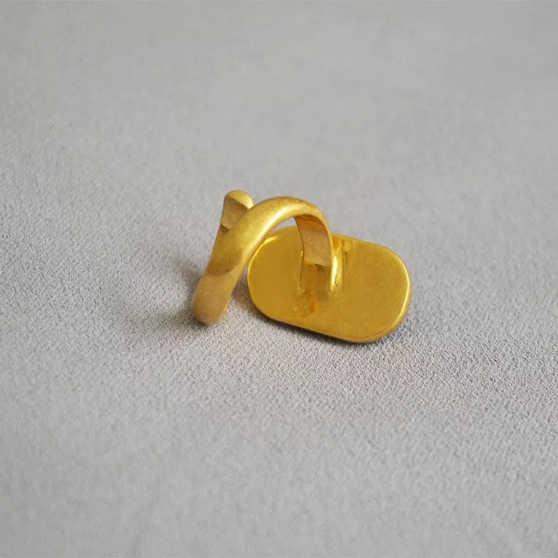 Anello con smeraldo francese Anello da donna con temperamento nobile Anello semiaperto Anello in oro da festa Logistics256E4647992