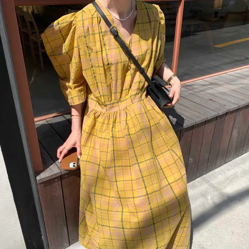 Korejpaa Kadınlar Elbise Yaz Kore Batı Tarzı V Yaka Yüksek Bel Beş Nokta Kabarcık Kol Kontrast Renk Ekose Vestidos 210526