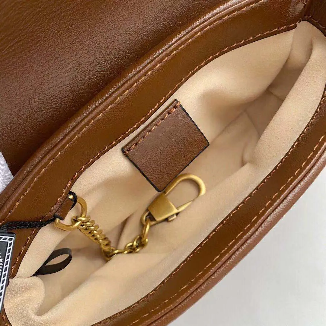 Frauen klassische Mini -Mini Marmont Key Wallets Wavy genähtes Leder Rücken mit Herzformmarketasten Ring im Inneren an Big Bag Lad282i