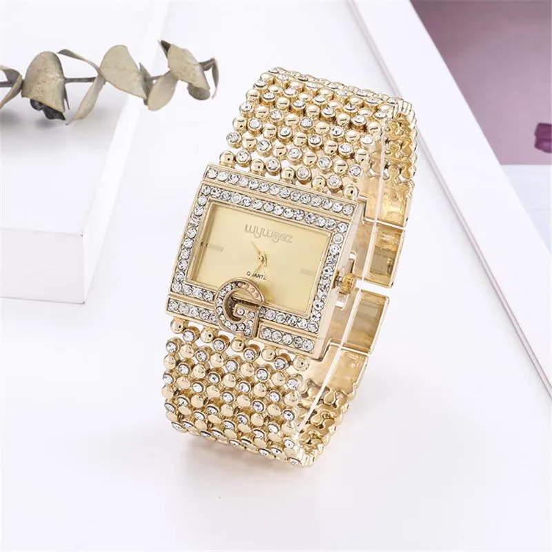 Wristwatches Simple Square Steel Belt Gold Watch Ladies Fashion Casual Alloy Bracelet Diamond Scale Dial294t